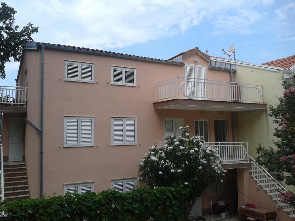 Apartments Loncarevic สลาโน ภายนอก รูปภาพ